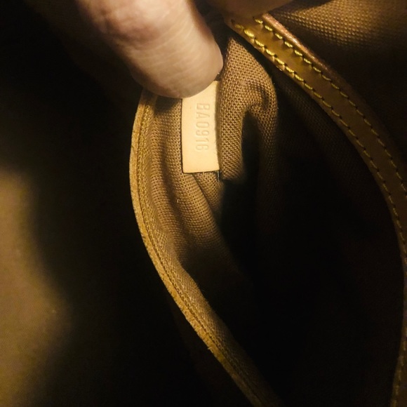 ❌❌ SOLD❌❌ Authentic Alma Pm - Picture 6 of 8